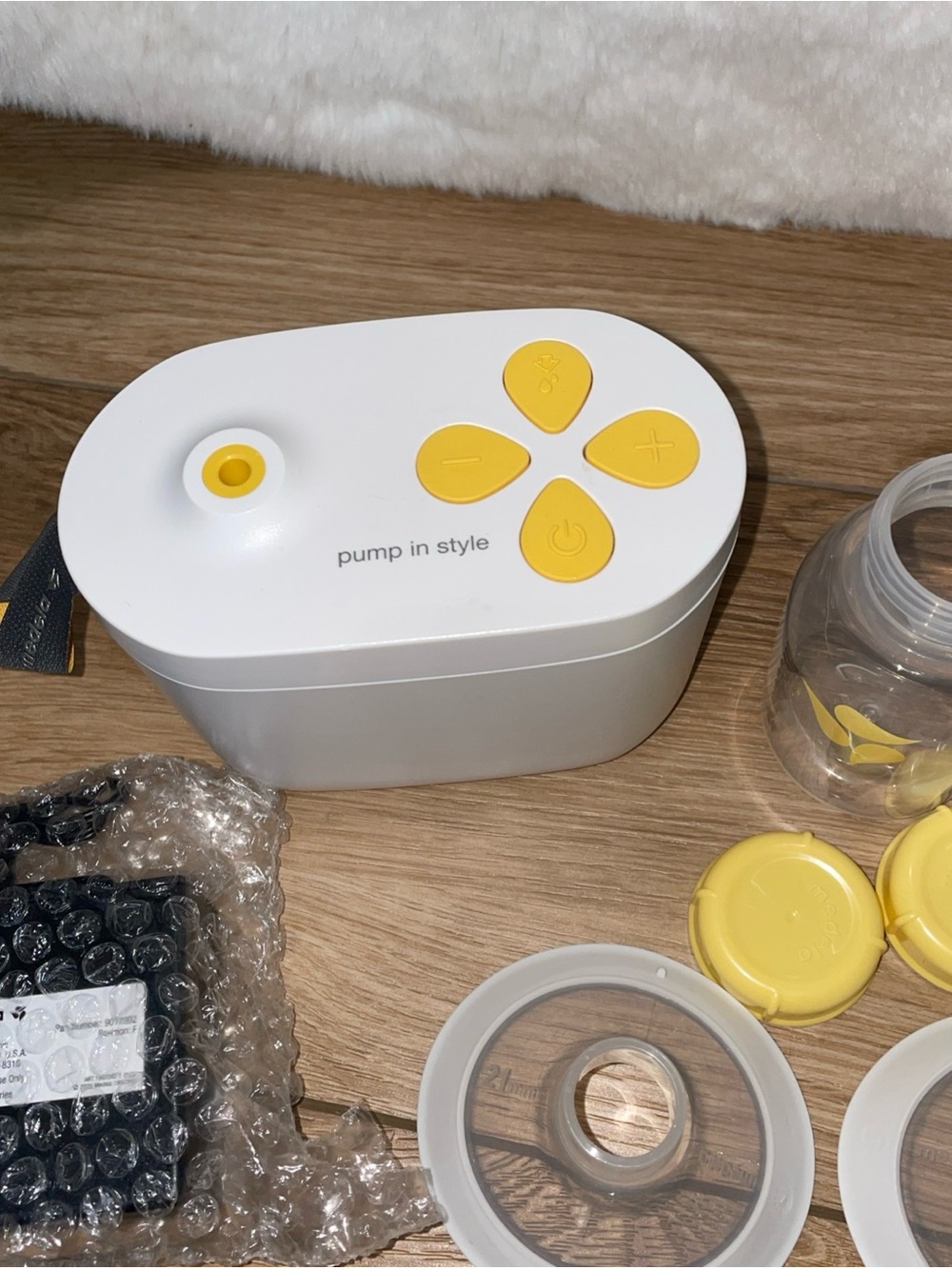Medela Pump In Style MaxFlow - Picture 4 of 5
